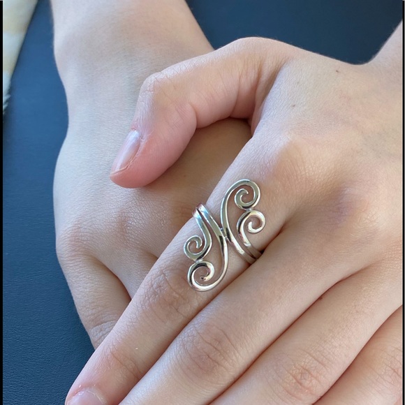 Sterling Silver Swirl Design Ring - Picture 3 of 16